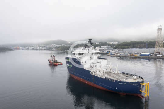 Dionysios towing Windward x 641