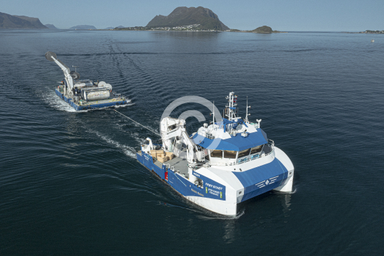 Frøy Stadt towing Barge 1 153