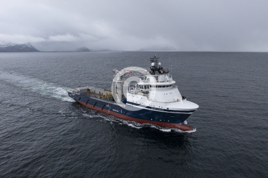 Island Clipper 585
