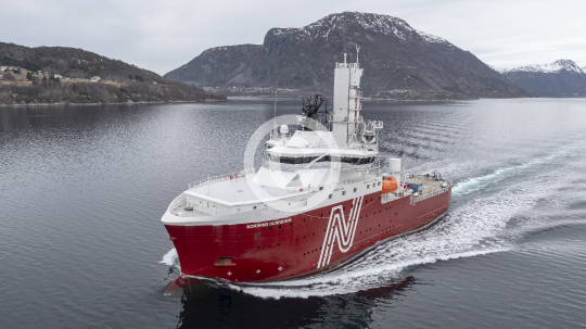 Norwind Hurricane 235