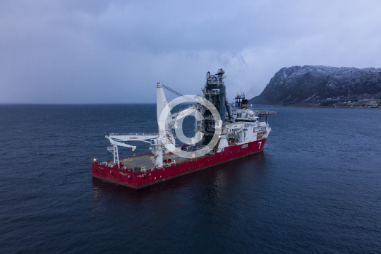 Seven Arctic 62
