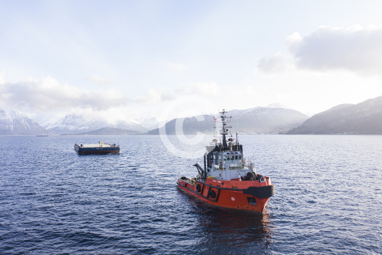 Stadt Kinn towing Greenbarge 4 699
