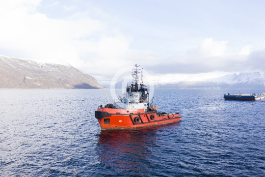 Stadt Kinn towing Greenbarge 4 707