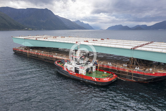 Waterland and Wagenborg Barge9 24