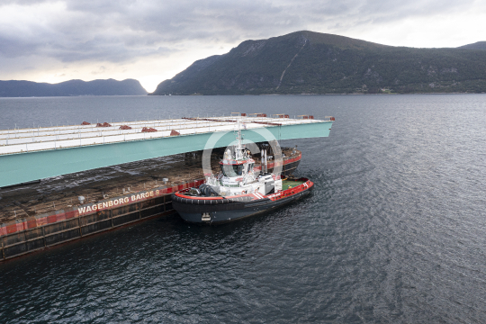 Waterland and Wagenborg Barge9 40