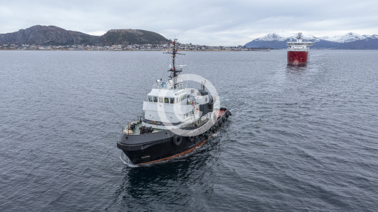Waterlord towing Norwind Gale 280