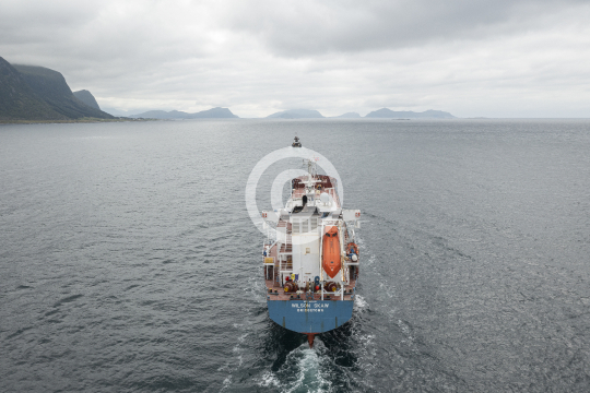 Wilson Skaw towed by Sea Vanquish 628